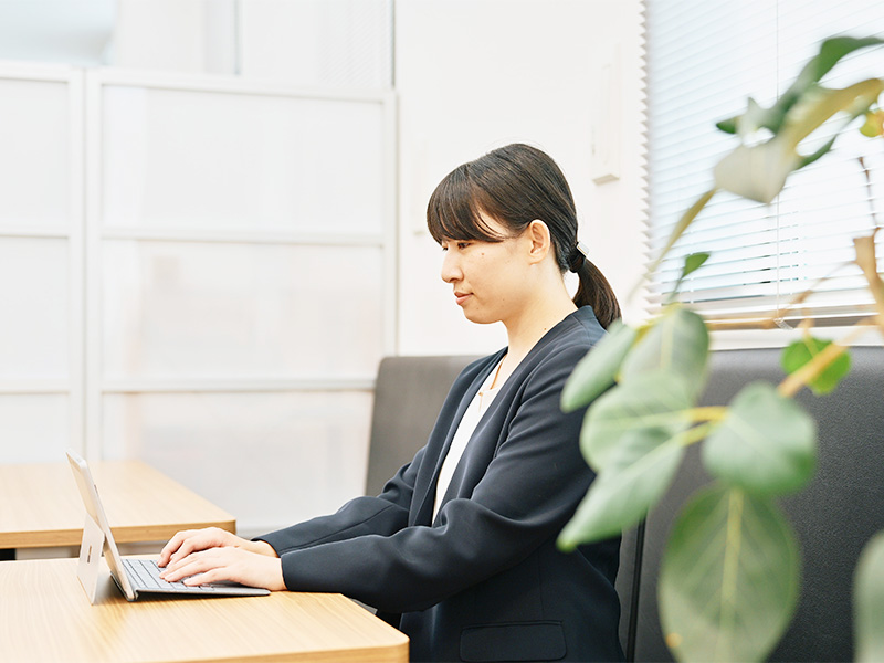 先輩社員インタビュー
