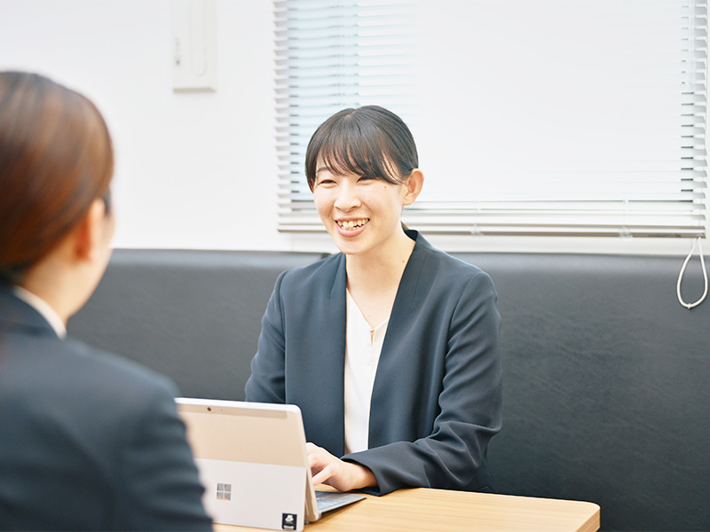 先輩社員インタビュー