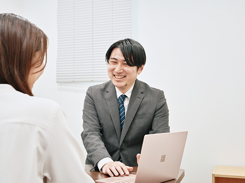 先輩社員インタビュー